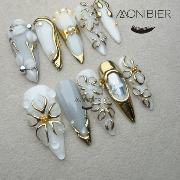 10018 Molten Gold in Ivory Crystal Art