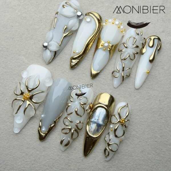 10019 Molten Gold in Ivory Crystal Art