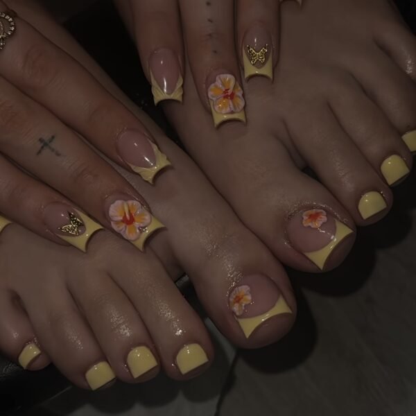 10105 Silver Butterfly Pearl · Sweet-Luxury Elegant Emblem