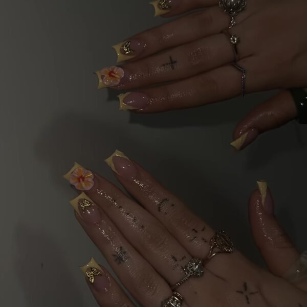 10107 Silver Butterfly Pearl · Sweet-Luxury Elegant Emblem